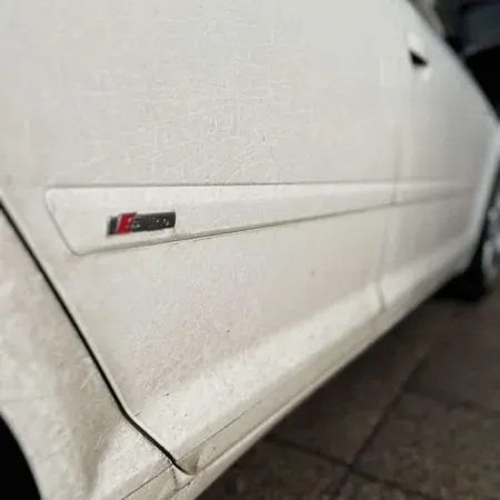 Nettoyage extérieur de voiture avant