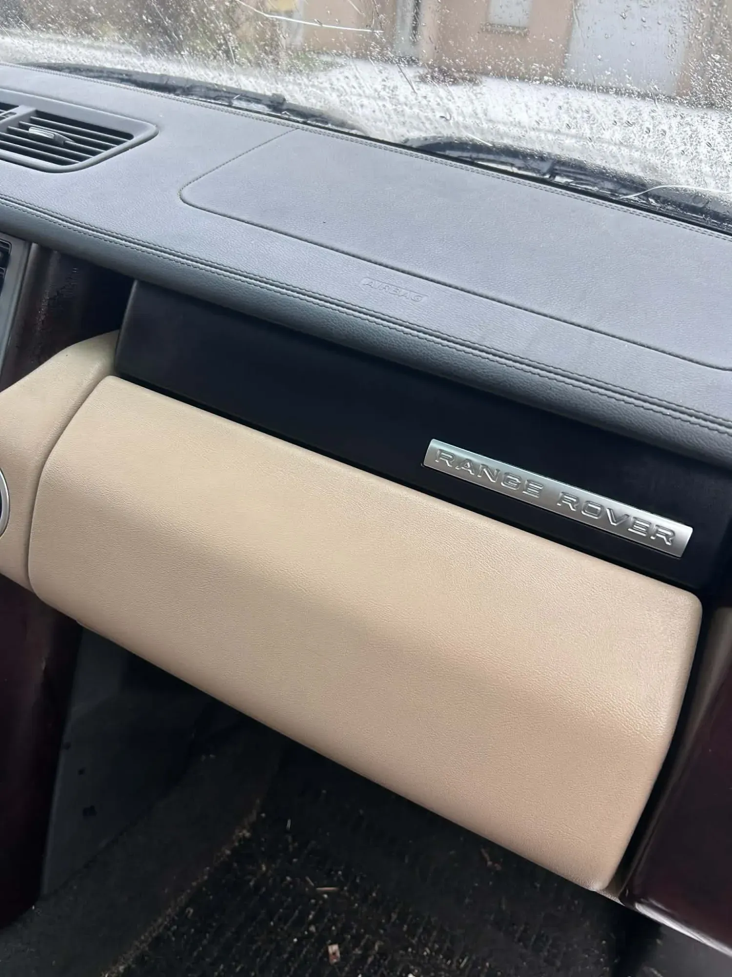cuir tableau de bord range rover après